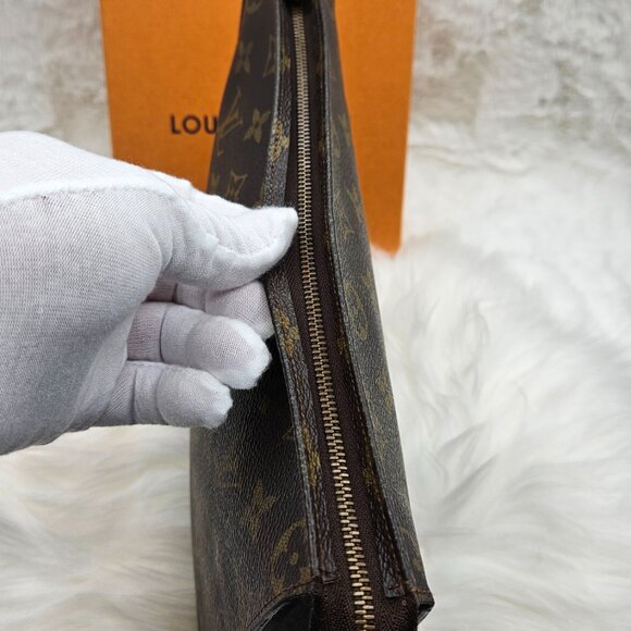Louis Vuitton  Monogram Pouch 26cm [vWidv5] - Picture 8 of 17